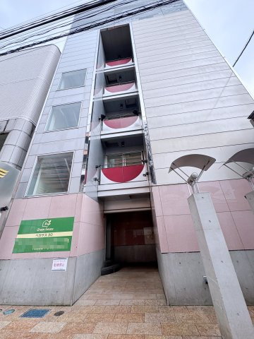 想定年間賃料2,060万　想定利回り12％　鉄骨造の外観