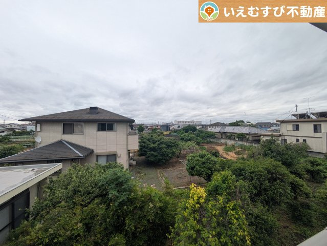 Cradle garden　大泉町寄木戸第17の展望|高い建物が無く開放感のある展望
バルコニーからの展望も開けていて閑静な住宅地が望めます。日当りも良いですね♪