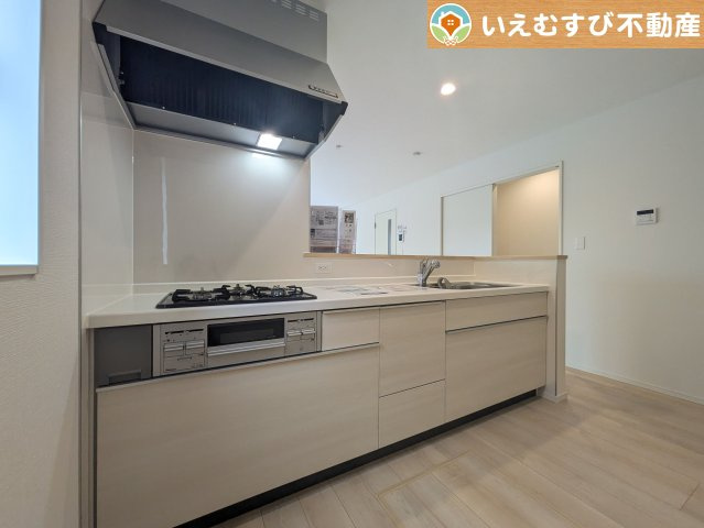 Cradle garden　大泉町寄木戸第17のキッチン|機能性収納性に溢れるキッチン
収納もたっぷり付いていてすっきり片付く！毎日楽しくお料理が出来そうです！