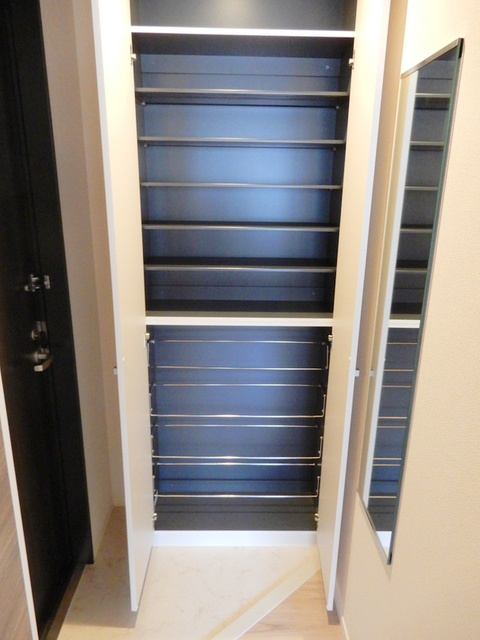 ＧｒａｎｄＣｈａｒｉｏｔ（グランシャリオ）の収納|シューズクローゼット