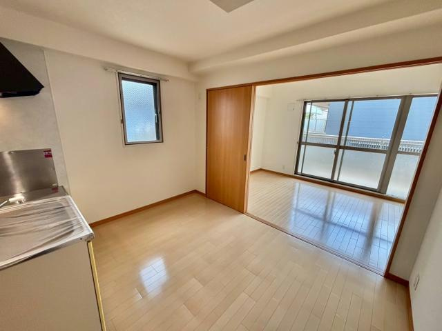 ビヤン北八代の居間・リビング