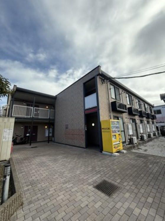 レオパレスリバーサイド　コートの外観