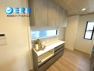 【キッチン】 | 灘区大石北町　新築戸建 | カップボード付きでお片付けが非常にラクラクな食洗器付きのキッチンです。