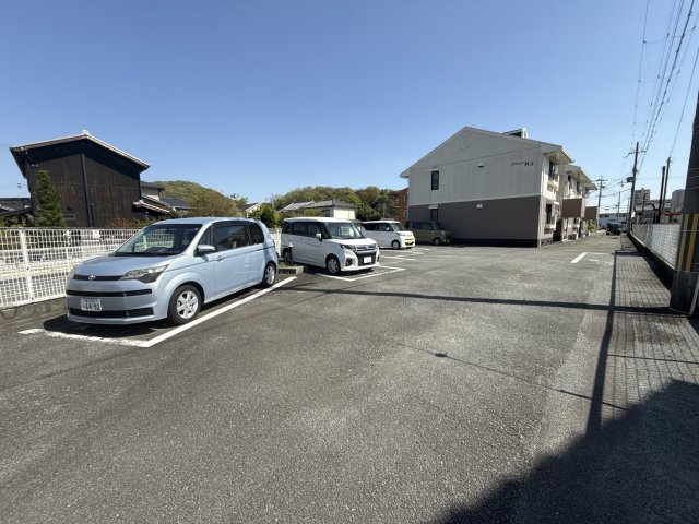 セジュール巽Ａ棟の駐車場