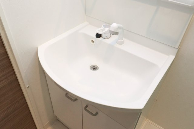 サヴォイ ラ・サブリエール　15階の独立洗面台|別号室のものです。現状優先になります。