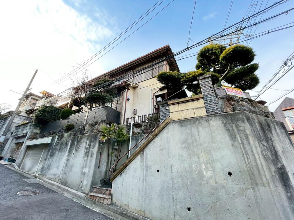 吹田市山手町2丁目　中古戸建の外観