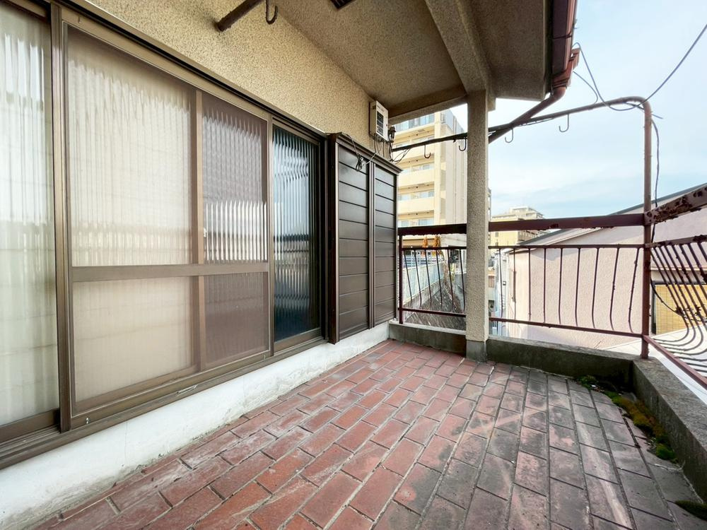 吹田市山手町2丁目　中古戸建の玄関