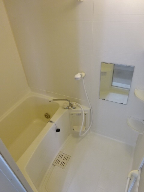 スウィート オーシャンAの浴室|追い焚き機能付き