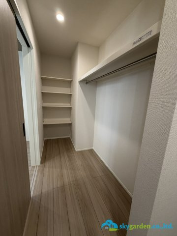 平塚市南金目　第1期　全４棟　2号棟の玄関