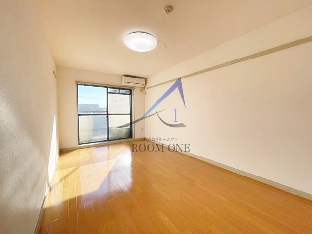 エレガンシティ池上の居間・リビング|洋室のお部屋です。