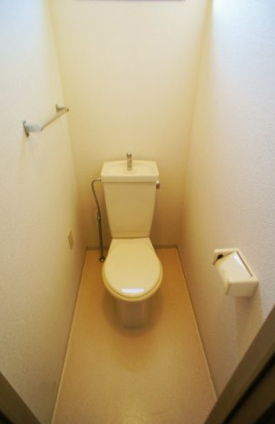 ベルナールⅡのトイレ|ゆったりとした空間のトイレです