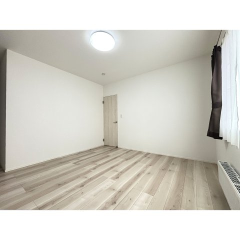 桔梗2丁目中古住宅の洋室