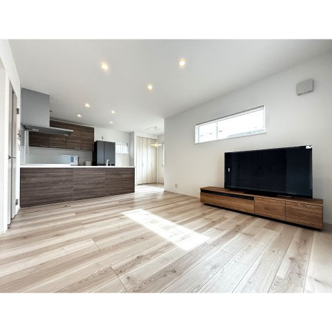 桔梗2丁目中古住宅の居間・リビング