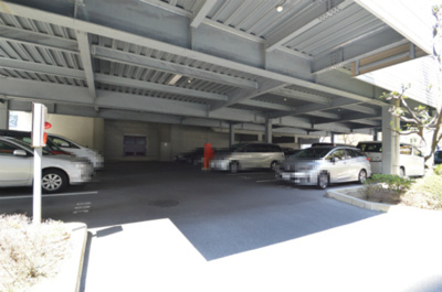 【駐車場】 | 星和プラネタウン千里南第1期B棟 | サイトに掲載されていない箇所の写真、撮影してお届けさせて頂きます！気になる物件で、見たい部分の画像が無い場合は、弊社スタッフまでご連絡下さいませ。お客様の気になる箇所を、カメラにて撮影して参ります！