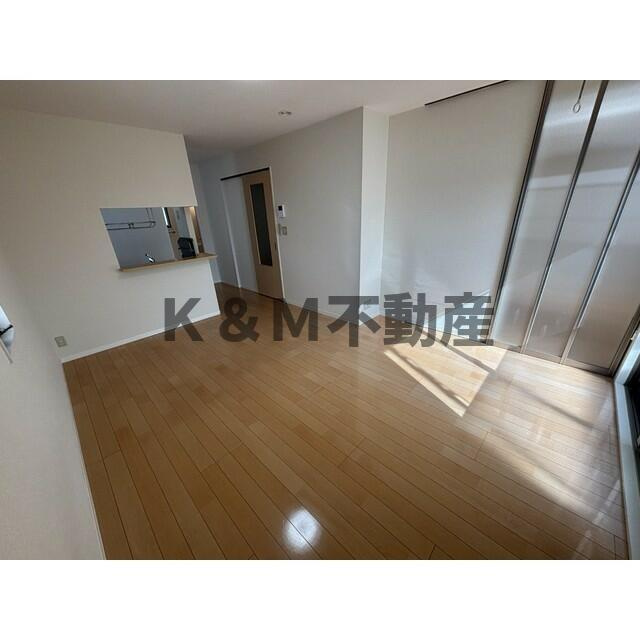 フローラルコートＢの居間・リビング|ゆったり過ごせるリビングです