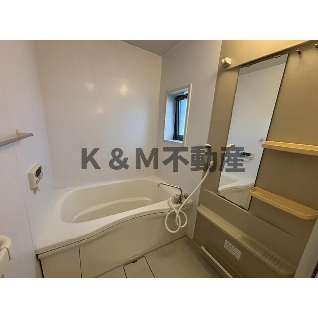 フローラルコートＢの浴室|日々の疲れを癒すお風呂付です