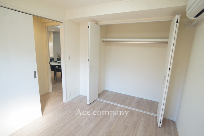 【子供部屋】 | 若江岩田パークマンションB棟 | 【洋室5.1帖】十分なクローゼット完備です♪