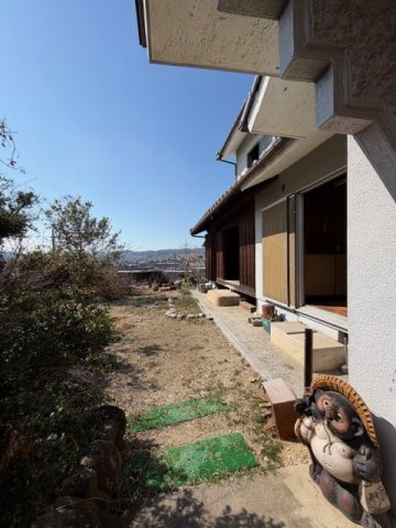 斑鳩町龍田北４丁目　中古戸建の外観|広いお庭でドッグランやバーベキューなど楽しみが広がります♪