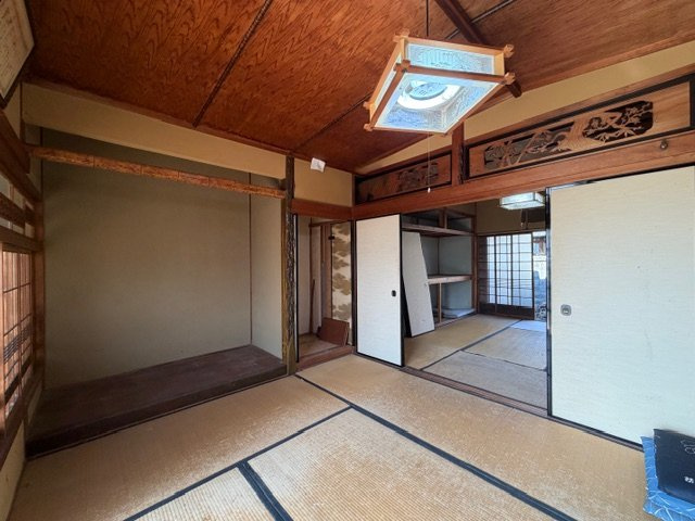 斑鳩町龍田北４丁目　中古戸建の和室|1階和室♪　懐かしい建具などに温かさを感じます!(^^)!