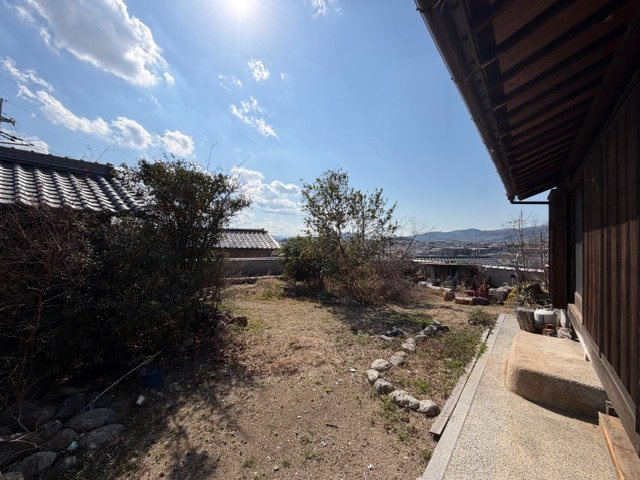 斑鳩町龍田北４丁目　中古戸建の庭|どのように広いお庭を活用されますか!(^^)!