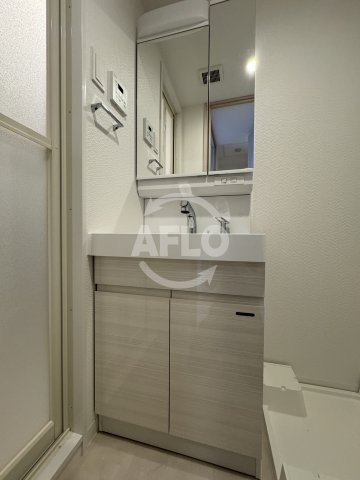 S-RESIDENCE難波大国町Tresの独立洗面台|S-RESIDENCE難波大国町Tres　(エスレジデンスナンバダイコクチョウ)　洗面所