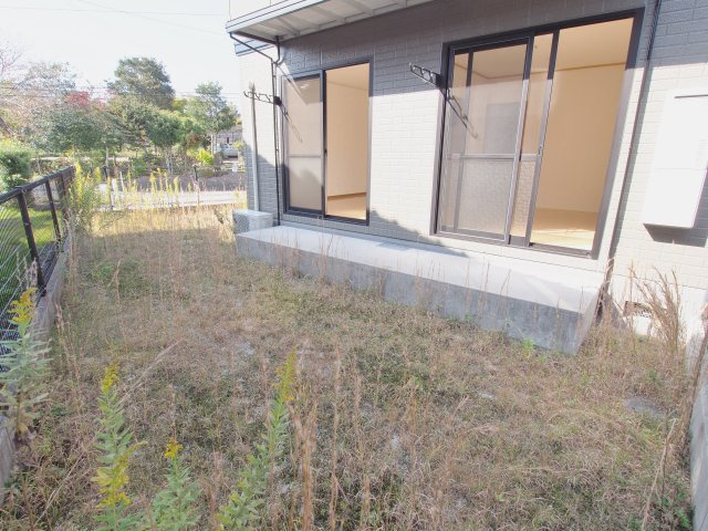 セジュールシャリオB棟の庭