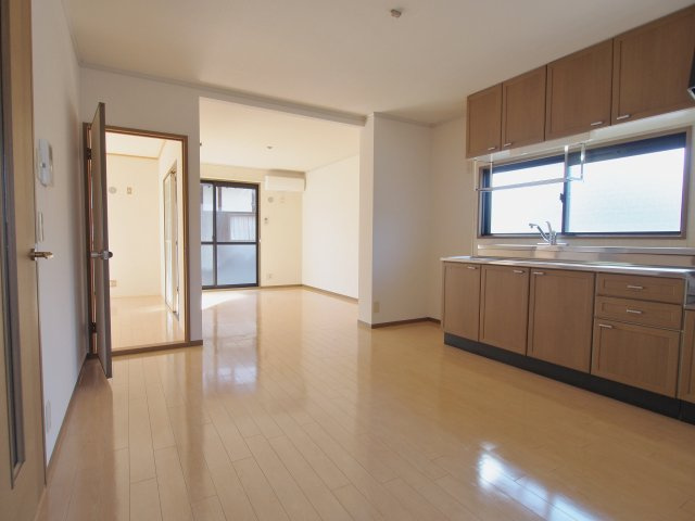 セジュールシャリオB棟の居間・リビング