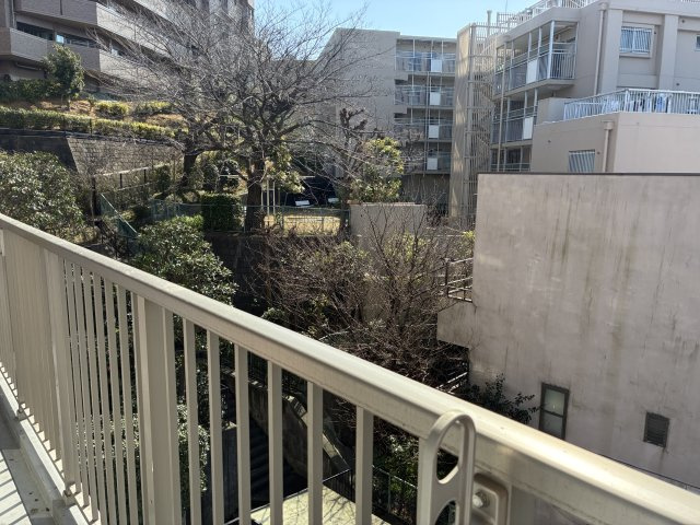鷺沼さくら公園スカイマンションのバルコニー