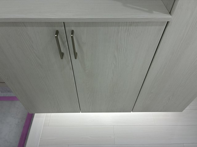 鷺沼さくら公園スカイマンションの玄関|足元センサーライト