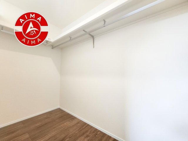 大野城市乙金東2丁目第3-2棟（2号棟）の内観：施工例|洋服や大きな荷物が多い方や人数の多いご家族などは、一般的なクローゼットよりもウォークインクローゼットのほうが使い勝手が良いです。