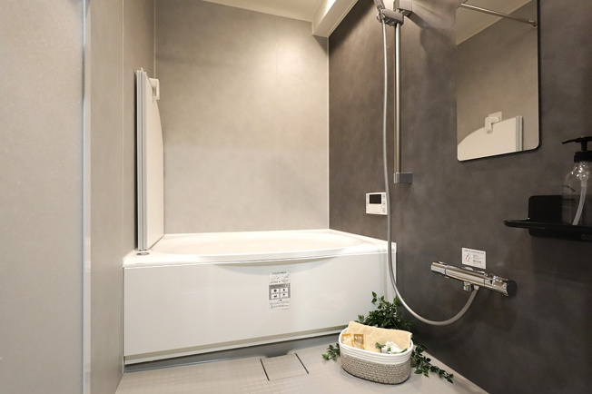 【浴室】 | ライオンズマンション鶴橋 | ユニットバス新調☆浴室乾燥機完備です☆