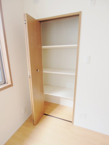 安芸郡府中町八幡３丁目のアパートの収納