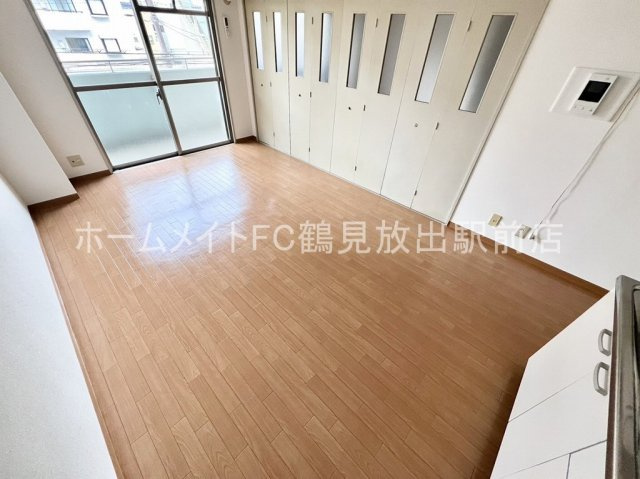 大阪市鶴見区諸口３丁目の賃貸マンションの居間・リビング