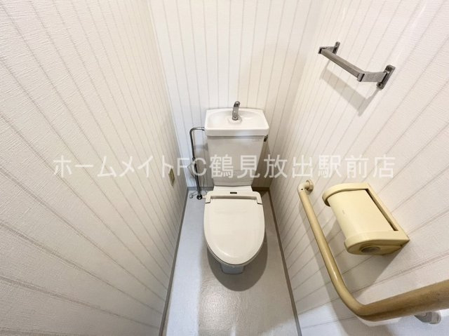 大阪市鶴見区諸口３丁目の賃貸マンションのトイレ