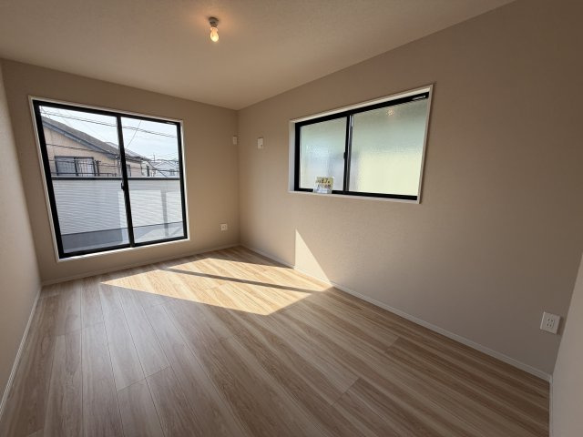 《仲介手数料無料》上尾市東町１丁目6-11新築一戸建てリガーレの洋室|2階 8.7帖