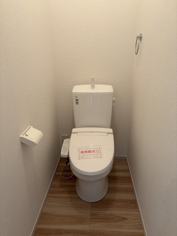 《仲介手数料無料》上尾市東町１丁目6-11新築一戸建てリガーレのトイレ