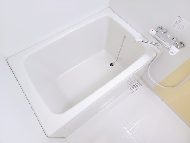 【浴室】 | メルベーユ横浜 | コンパクトで使いやすいお風呂です