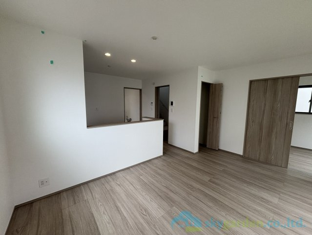 平塚市豊田宮下　全２棟A号棟の居間・リビング