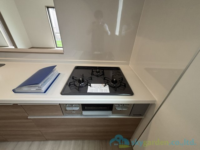 平塚市豊田宮下　全２棟A号棟のキッチン