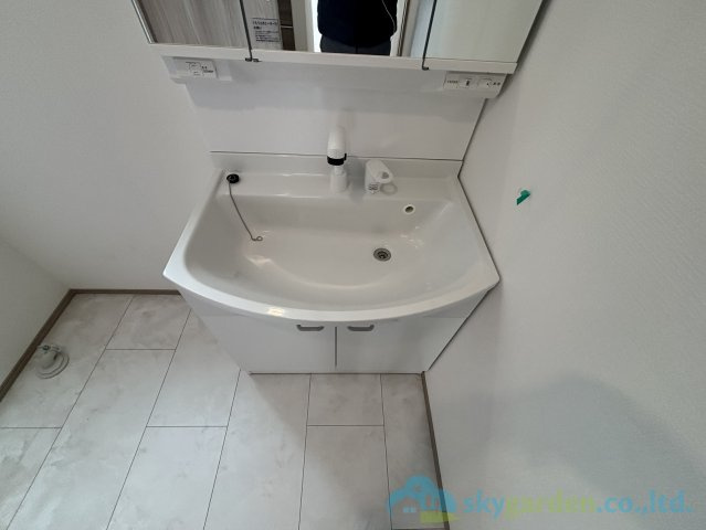 平塚市豊田宮下　全２棟A号棟の独立洗面台