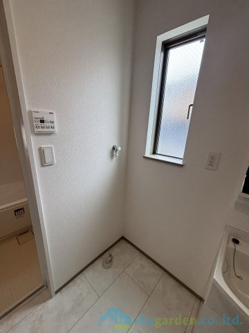 平塚市豊田宮下　全２棟A号棟のランドリースペース