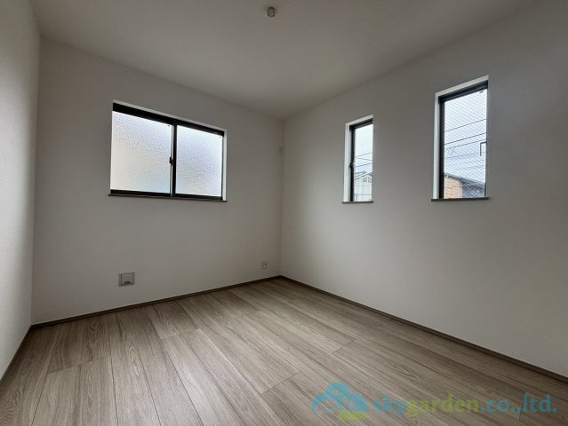 平塚市豊田宮下　全２棟A号棟の洋室