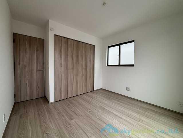 平塚市豊田宮下　全２棟A号棟の寝室