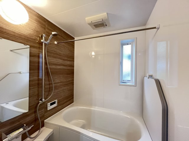 大和高田市勝目の浴室|落ち着いた空間のお風呂です