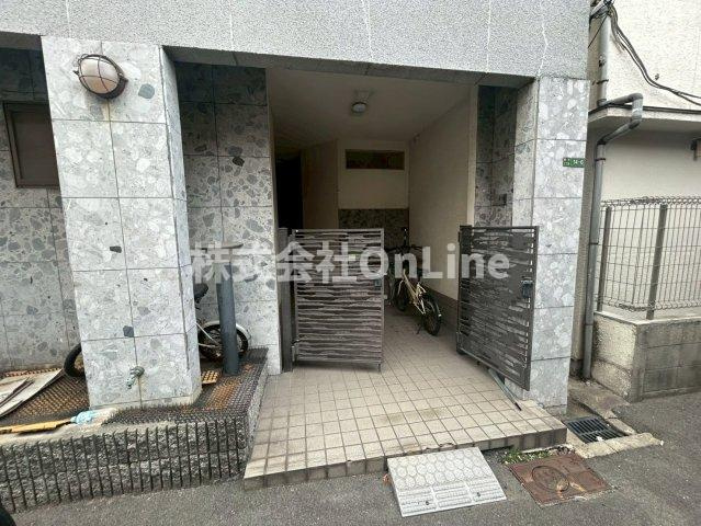 金田ハイツのエントランス