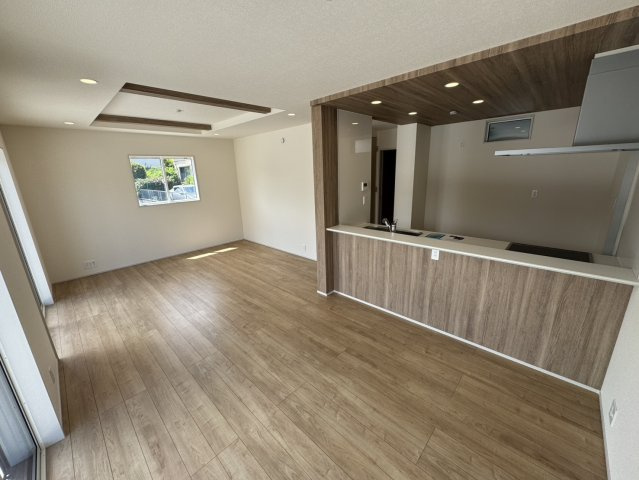 熊谷市赤城町１丁目　の居間・リビング|１号棟現地リビング（2026年05月04日）撮影