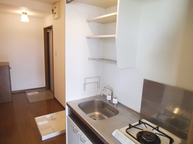 ネオクリスタルビルネジメのキッチン|キッチンはこのようにとても綺麗に磨かれおります。