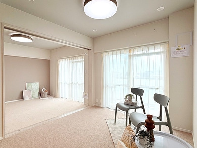 サンライフ本山の居間・リビング