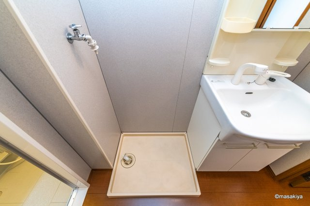 maison de fontaineの洗面所|室内洗濯機置き場