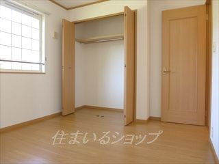 広島市安佐北区亀山６丁目のアパートの寝室|クローゼットあり